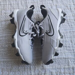 Nike Trout Gray and Black Baseball Cleats